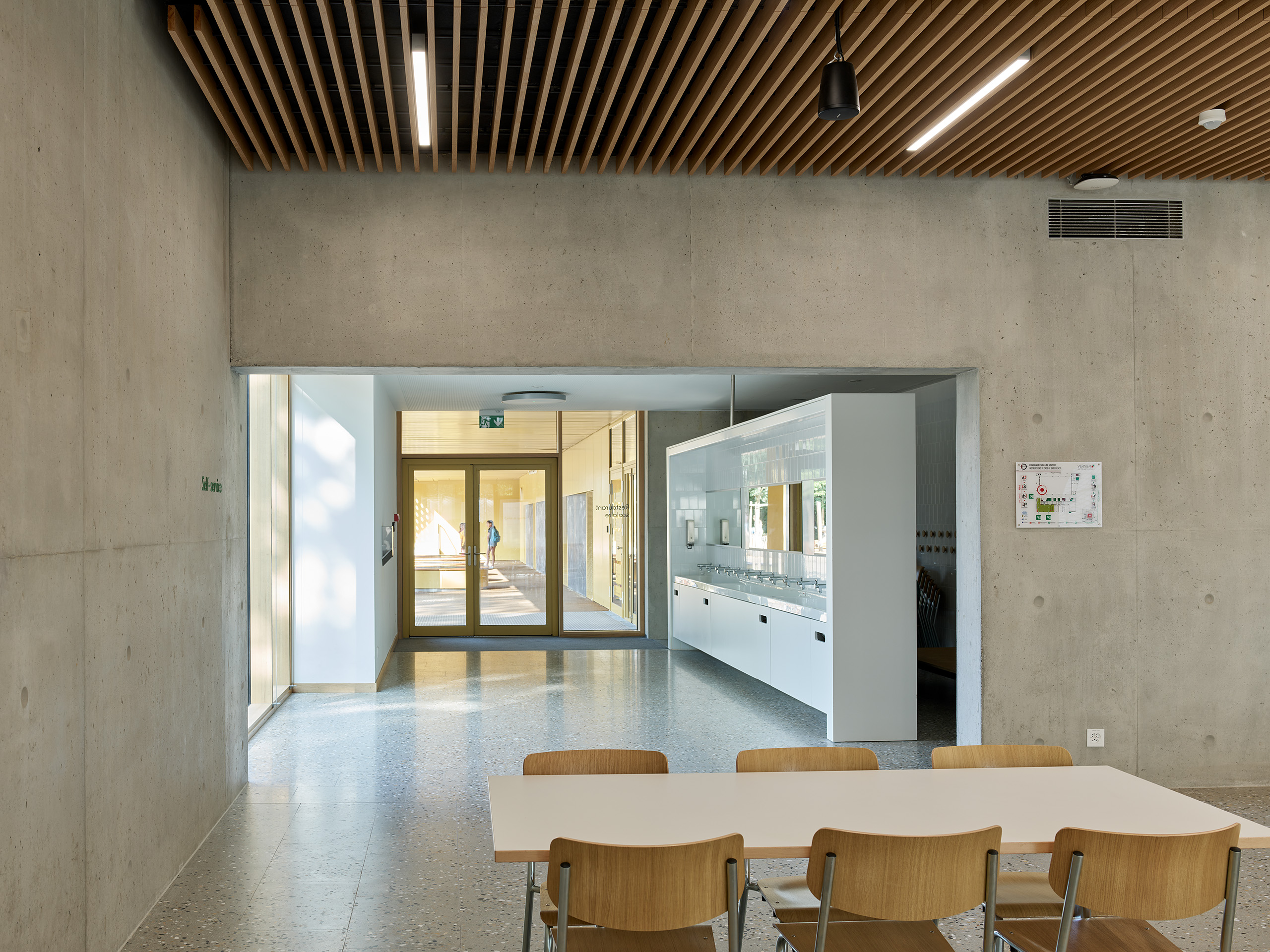 Ahp0090 AIQ4 017934 J2560